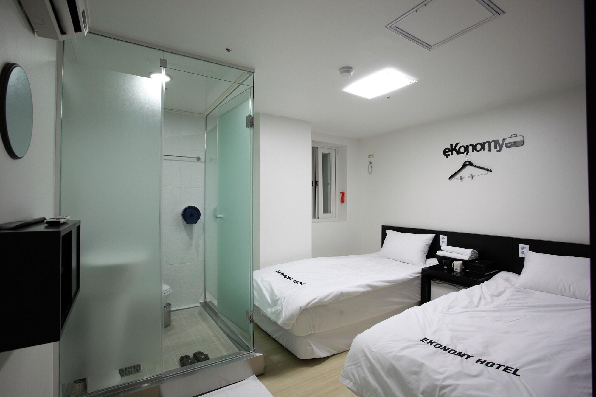 Ekonomy Hotel Myeongdong Premier Szöul Kültér fotó